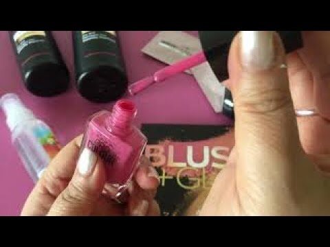 Rossetto Avon: Lunga Tenuta e Colori Intensi