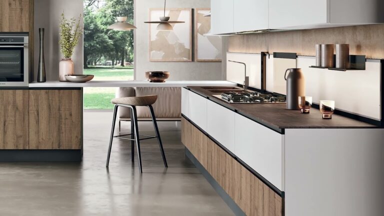Cucina Bianca e Legno Naturale Lube: Eleganza e Funzionalità