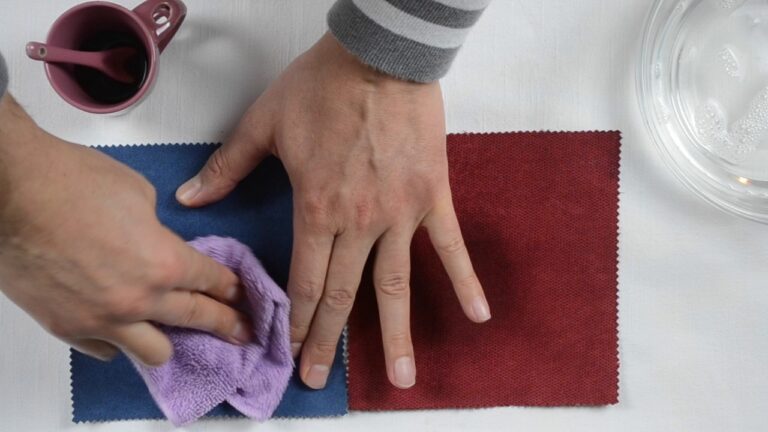 Guida alla Pulizia di Divani in Microfibra: Poltrone e Sofà Impeccabili