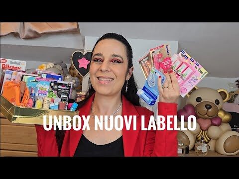 Labello Azzurro: Il Segreto di Bellezza per Labbra Perfette
